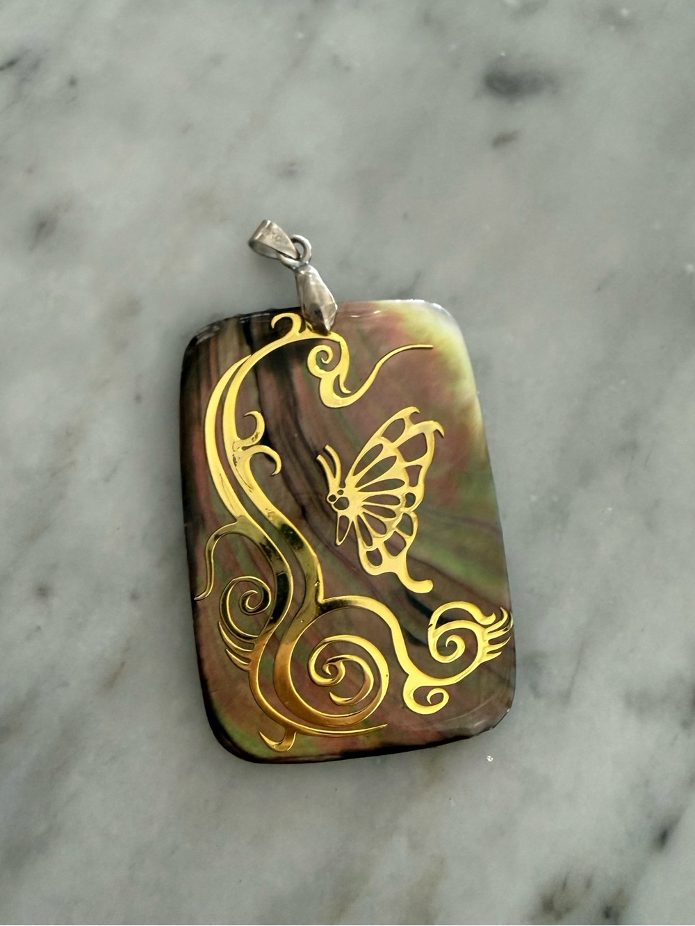 Vintage 18KGP Iridescent Mother of Pearl Butterfly Pendant Shell Necklace Charm